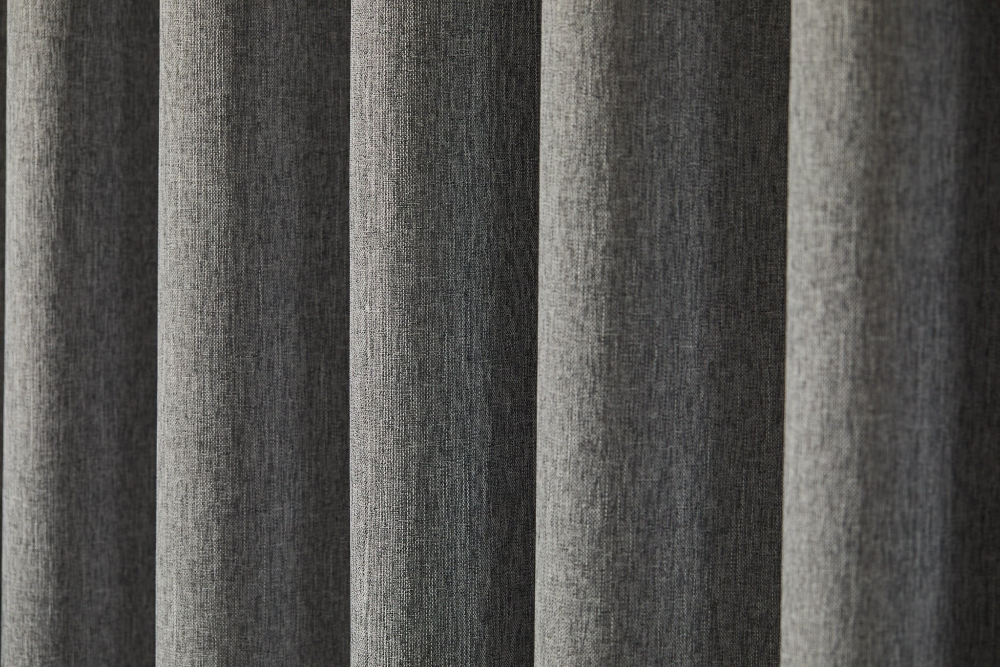 Rideaux en tissu occultant CHESTER gris texturé effet lin pour chambre hôtel